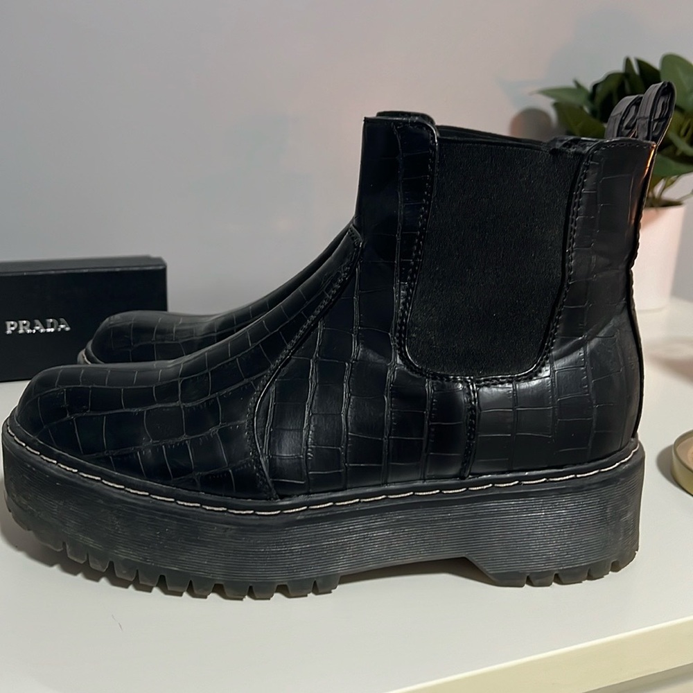unionbay black snake print boots
